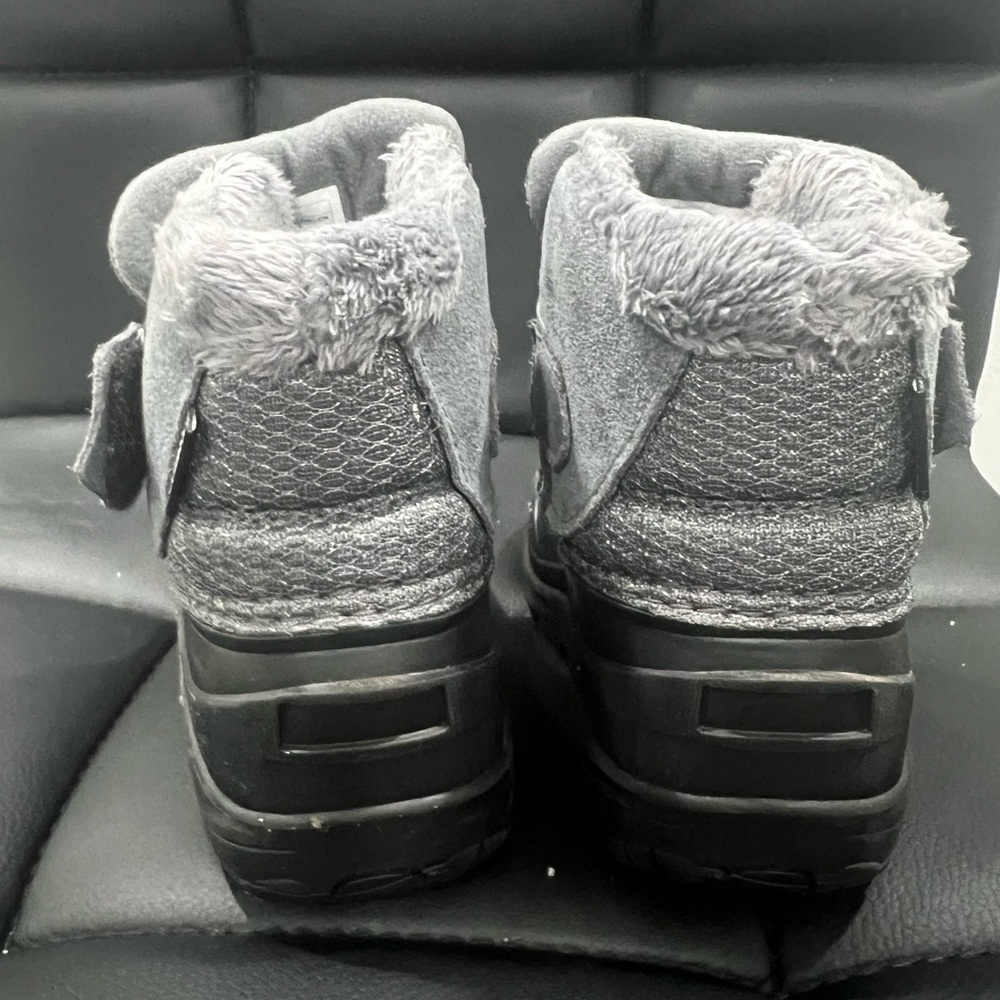 The North Face Kids Black and Gray Snow Boots - Picture 4 of 5